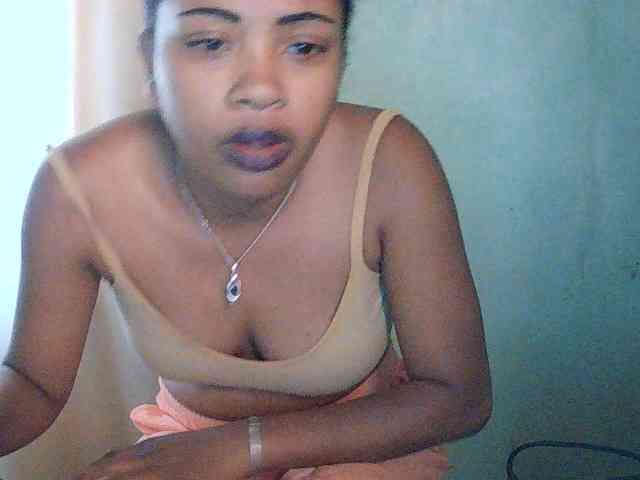 TriciaBella webcam