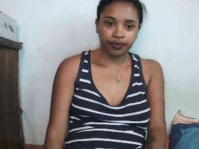 TriciaBella webcam