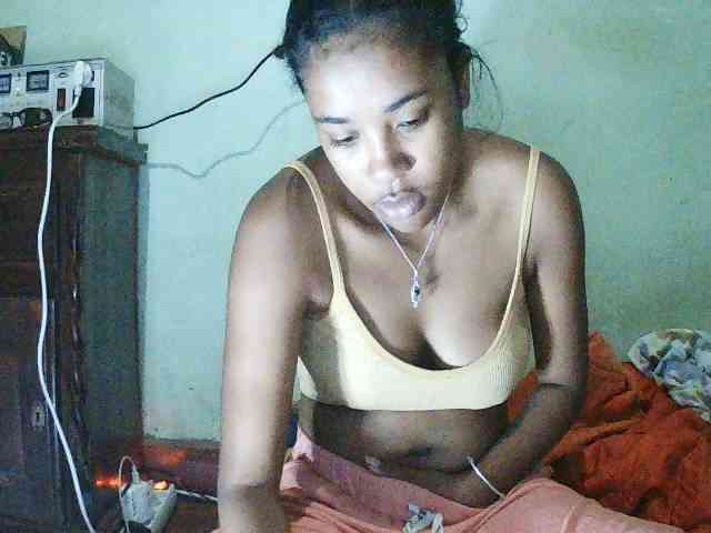TriciaBella webcam