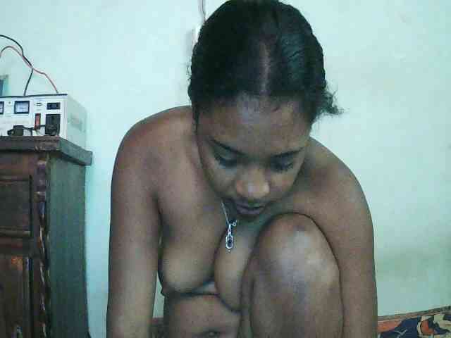 TriciaBella webcam