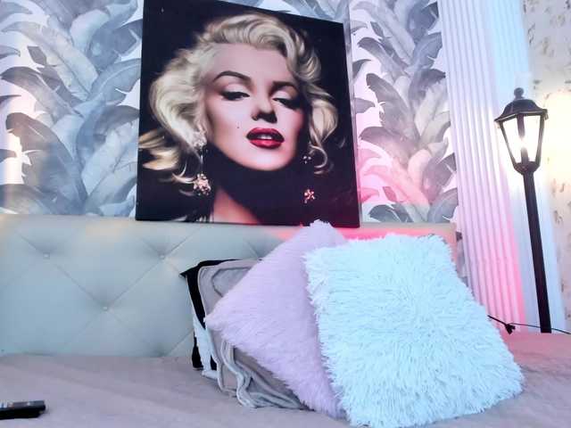 viktoria-davis live webcam show