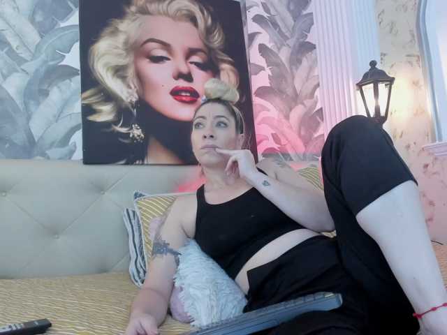 viktoria-davis live cam on BongaCams
