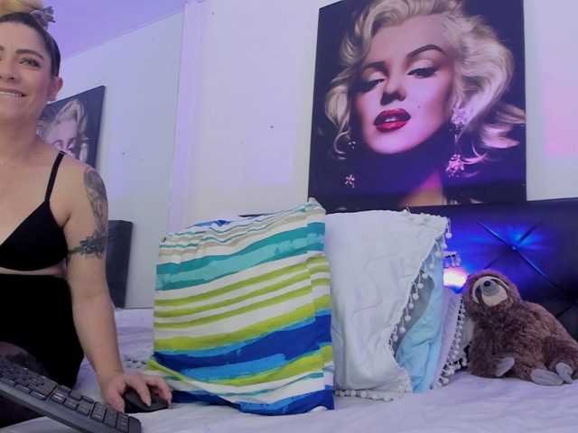 viktoria-davis live cam on BongaCams