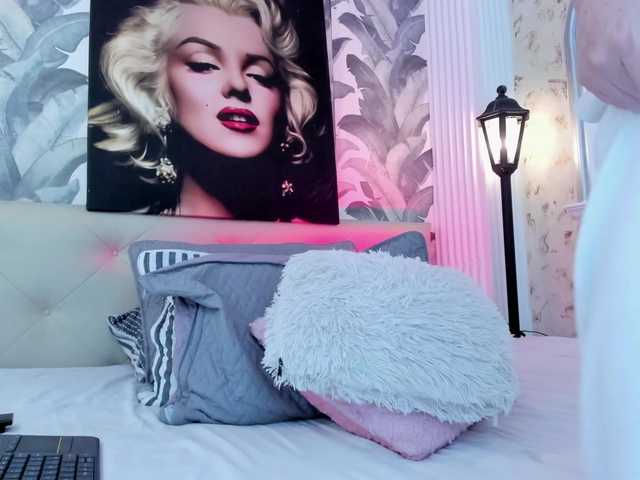 viktoria-davis live cam on BongaCams