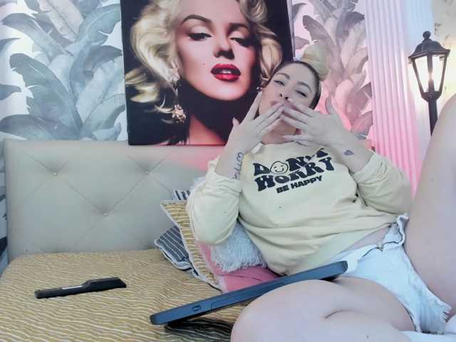viktoria-davis live cam on BongaCams