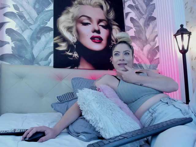 viktoria-davis live cam on BongaCams