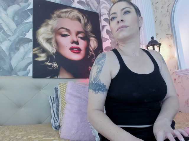 viktoria-davis live cam on BongaCams