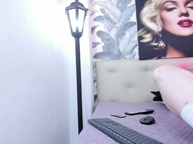 viktoria-davis live cam on BongaCams