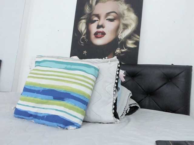 viktoria-davis live cam on BongaCams