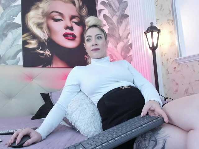viktoria-davis live cam