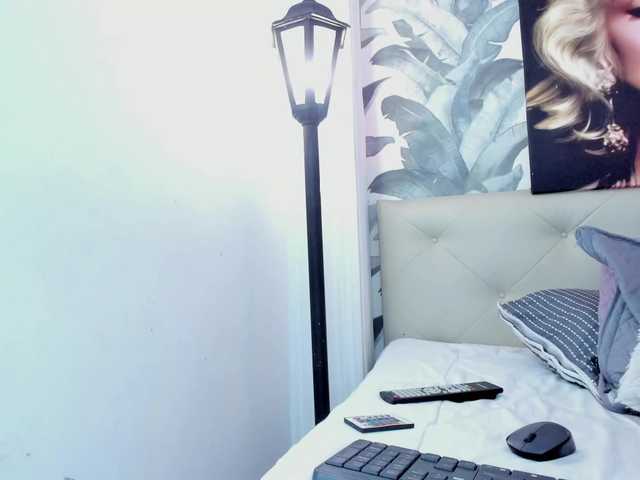 viktoria-davis live cam on BongaCams
