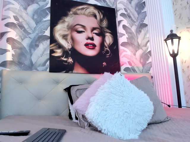 viktoria-davis live webcam show