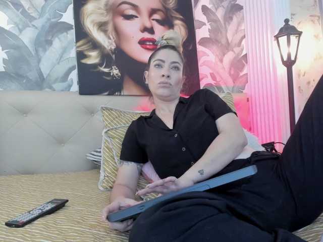 viktoria-davis live cam preview