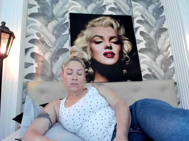 viktoria-davis live cam on BongaCams