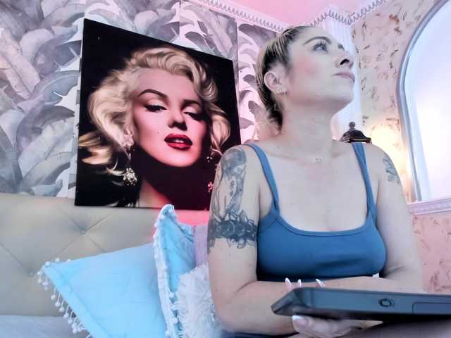 viktoria-davis live cam on BongaCams