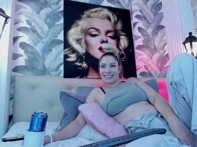 viktoria-davis live cam on BongaCams
