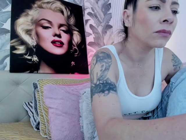 viktoria-davis live cam on BongaCams
