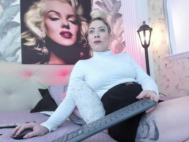 viktoria-davis live cam