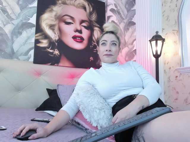 viktoria-davis live cam