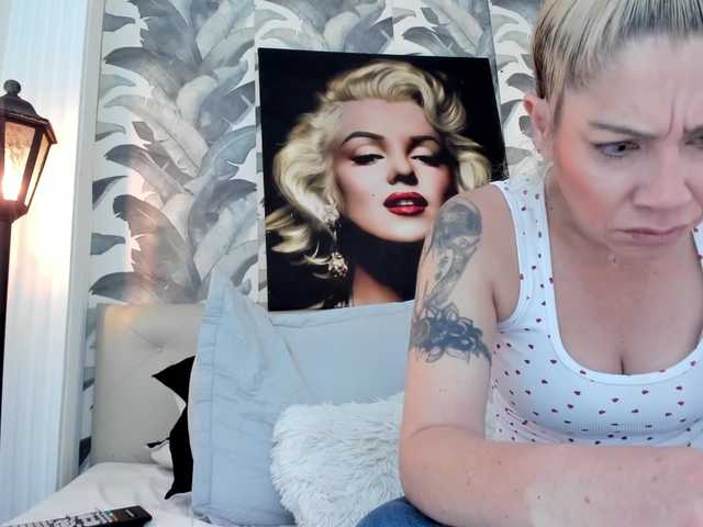 viktoria-davis live cam on BongaCams