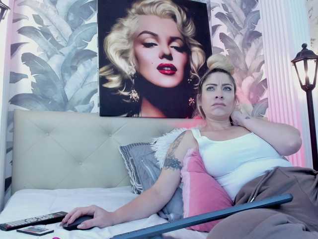 viktoria-davis live cam on BongaCams
