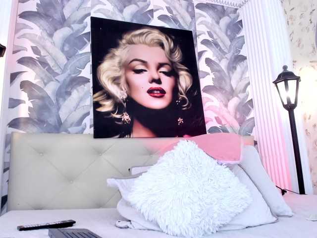 viktoria-davis live webcam show