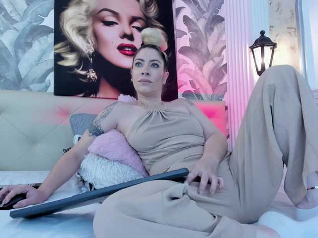 viktoria-davis live cam preview