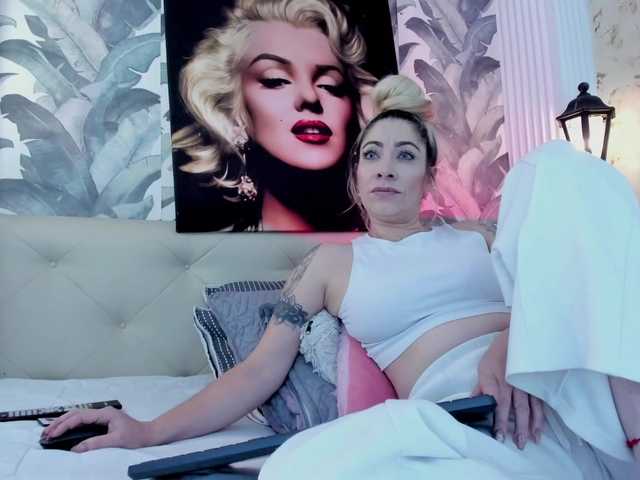 viktoria-davis live cam on BongaCams