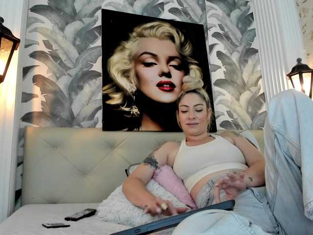 viktoria-davis live cam on BongaCams