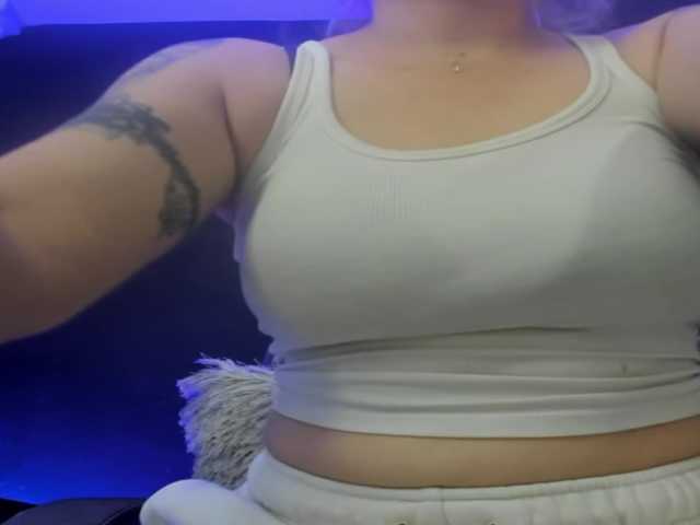 viktoria-davis live cam preview