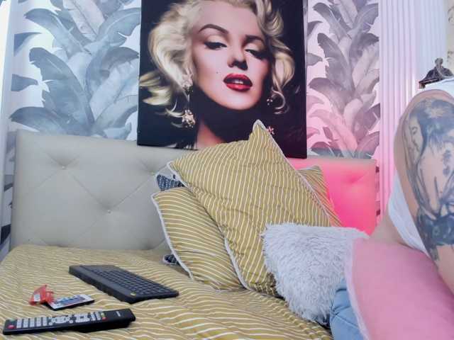 viktoria-davis live cam on BongaCams
