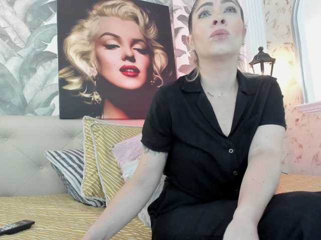 viktoria-davis live cam preview
