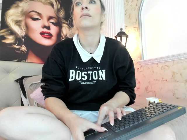 viktoria-davis live webcam show