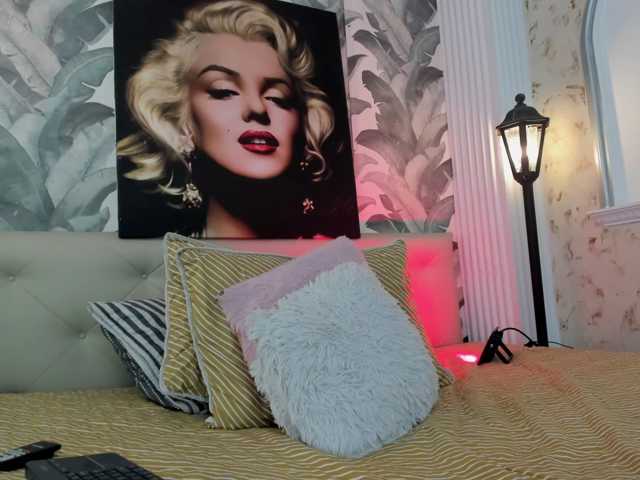 viktoria-davis live cam on BongaCams