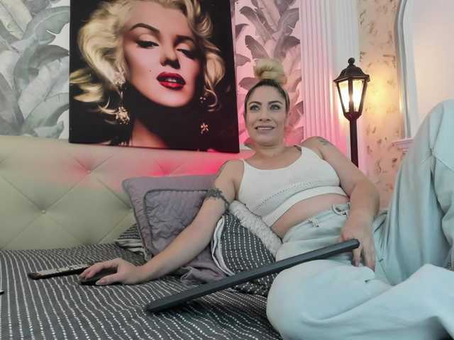viktoria-davis live cam on BongaCams