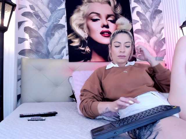 viktoria-davis live cam on BongaCams
