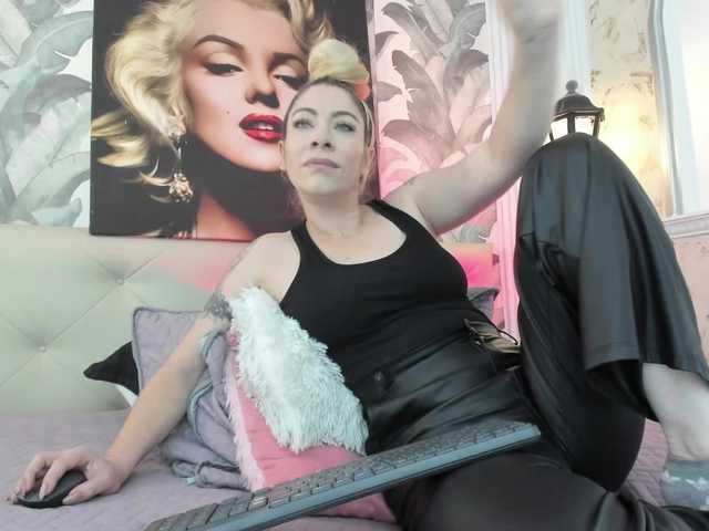 viktoria-davis live cam on BongaCams