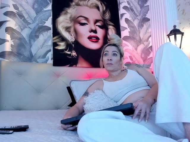 viktoria-davis live cam on BongaCams