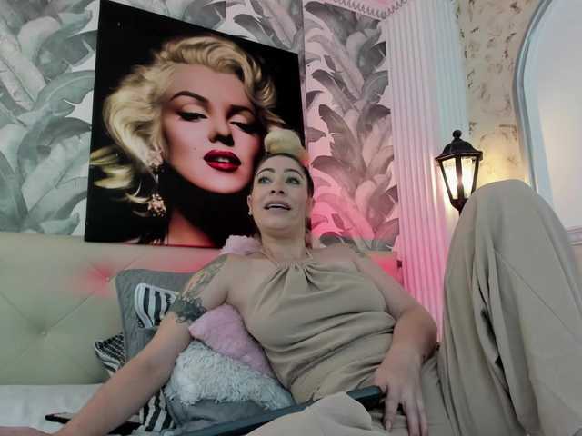 viktoria-davis live cam on BongaCams