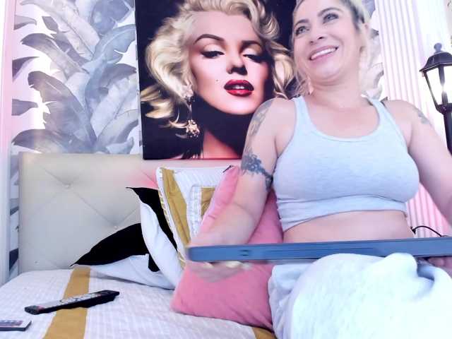 viktoria-davis live cam on BongaCams