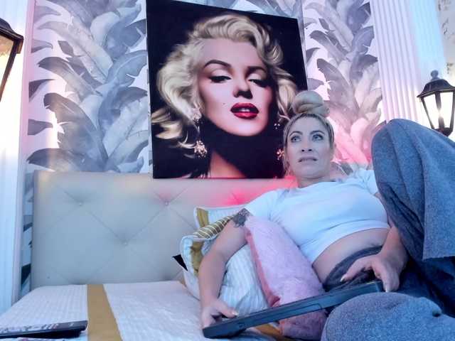 viktoria-davis live cam on BongaCams