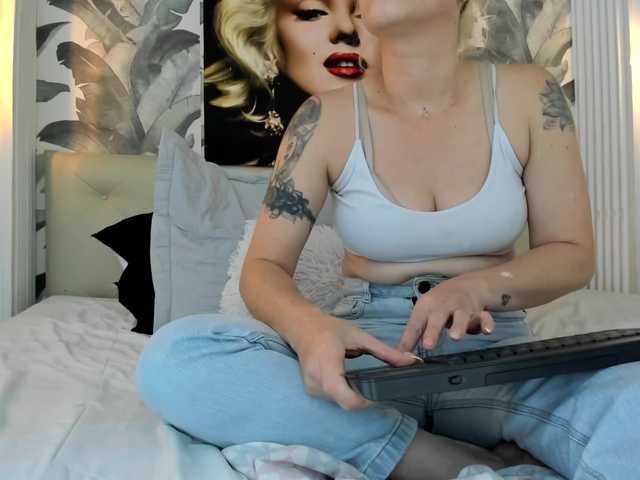 viktoria-davis live cam on BongaCams