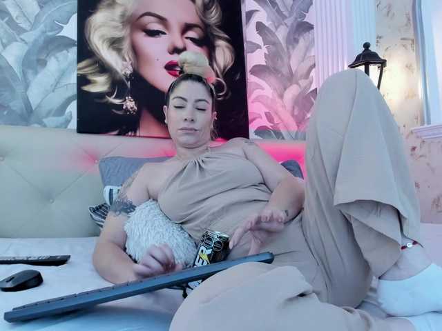 viktoria-davis live cam preview
