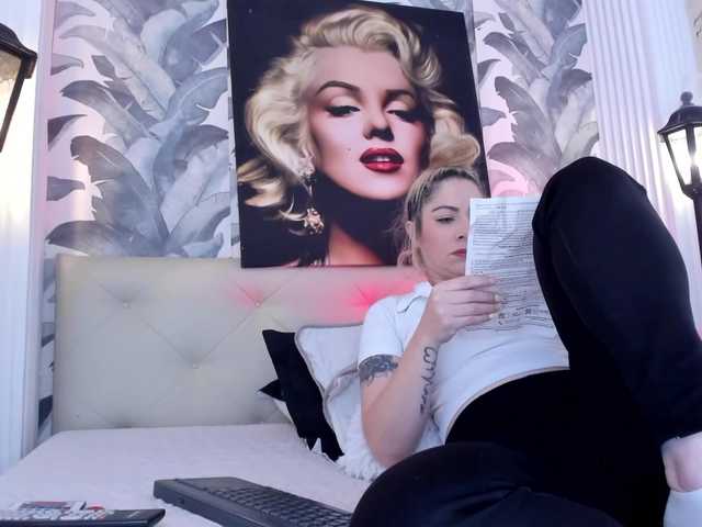 viktoria-davis live cam on BongaCams