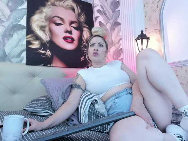 viktoria-davis live cam on BongaCams