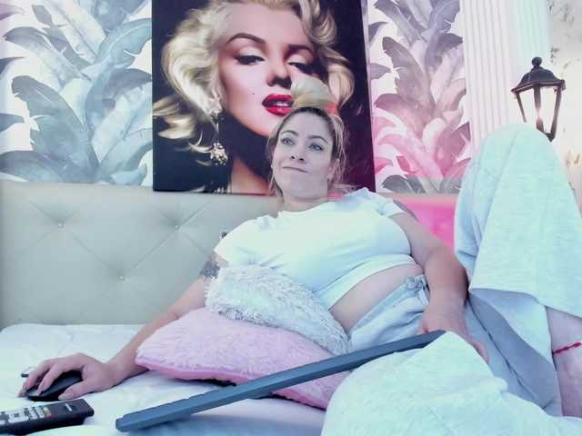 viktoria-davis live cam on BongaCams