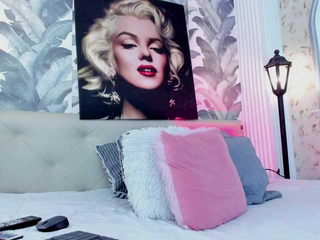 viktoria-davis live cam on BongaCams