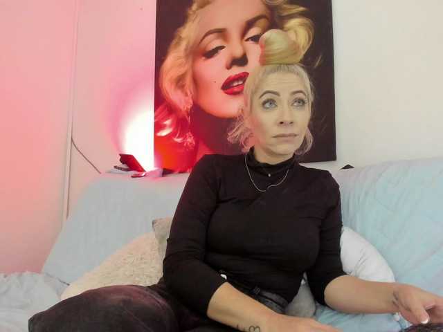 viktoria-davis live cam on BongaCams