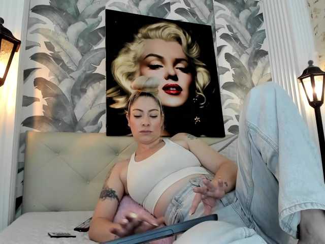 viktoria-davis live cam on BongaCams