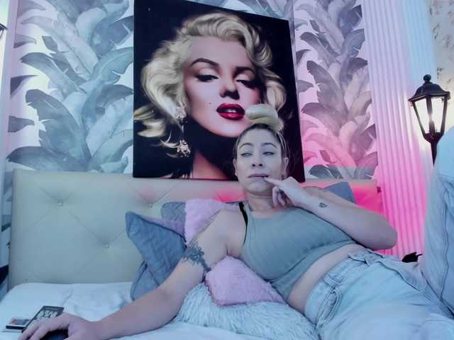 viktoria-davis live cam preview